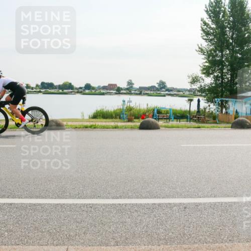 15.06.2025 - 27. Vierlanden-Triathlon H.Heesch http://msf.ph/oto/8017548 15.06.2025 09:19:50 Radfahren 250 meine-sportfotos.de
