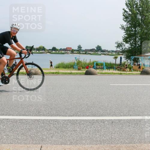 21.06.2025 - 27. Vierlanden-Triathlon H.Heesch http://msf.ph/oto/8017552 15.06.2025 11:59:25 Radfahren 770, 945 meine-sportfotos.de