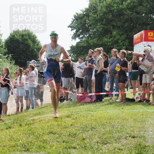 15.06.2025 - 27. Vierlanden-Triathlon KatJ http://msf.ph/oto/8017572 15.06.2025 10:16:56 Schwimmen 484, 501, 516, 551, 566, 595, 604, 633 meine-sportfotos.de