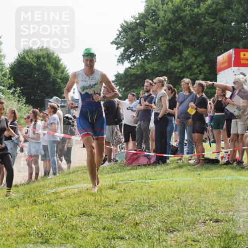 15.06.2025 - 27. Vierlanden-Triathlon KatJ http://msf.ph/oto/8017575 15.06.2025 10:16:56 Schwimmen 484, 501, 516, 551, 566, 595, 604, 633 meine-sportfotos.de