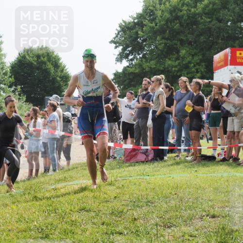 15.06.2025 - 27. Vierlanden-Triathlon KatJ http://msf.ph/oto/8017580 15.06.2025 10:16:56 Schwimmen 484, 501, 516, 551, 566, 595, 604, 633 meine-sportfotos.de