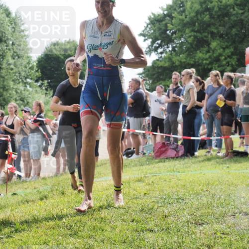 15.06.2025 - 27. Vierlanden-Triathlon KatJ http://msf.ph/oto/8017600 15.06.2025 10:16:57 Schwimmen 471, 484, 501, 516, 551, 566, 595, 604, 610, 633 meine-sportfotos.de