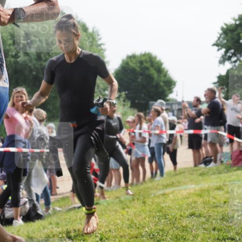 15.06.2025 - 27. Vierlanden-Triathlon KatJ http://msf.ph/oto/8017607 15.06.2025 10:16:59 Schwimmen 471, 484, 501, 551, 566, 595, 604, 610, 633 meine-sportfotos.de