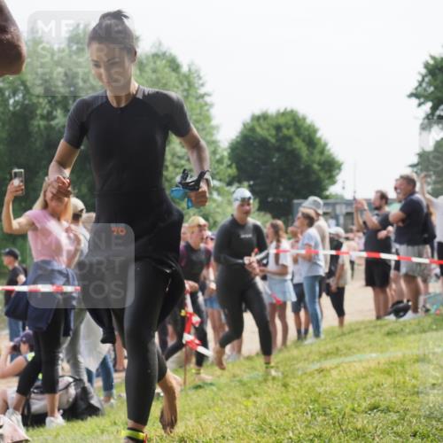 15.06.2025 - 27. Vierlanden-Triathlon KatJ http://msf.ph/oto/8017610 15.06.2025 10:16:59 Schwimmen 471, 484, 501, 551, 566, 595, 604, 610, 633 meine-sportfotos.de