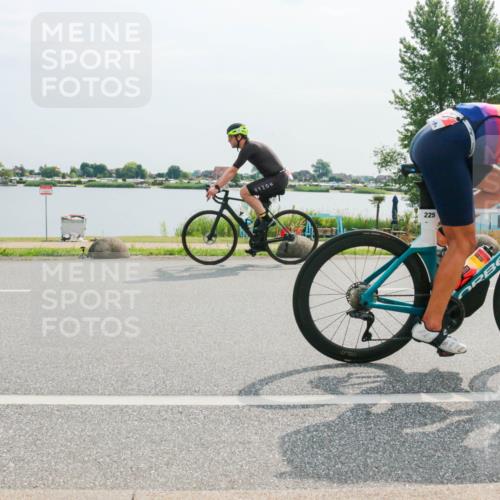 15.06.2025 - 27. Vierlanden-Triathlon H.Heesch http://msf.ph/oto/8017623 15.06.2025 10:08:03 Radfahren 22, 150, 225, 325, 351, 360 meine-sportfotos.de