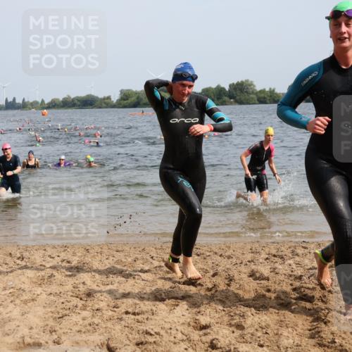 15.06.2025 - 27. Vierlanden-Triathlon Lena Gebhardt http://msf.ph/oto/8017626 15.06.2025 10:16:15 Schwimmen 445, 477, 489, 494, 523, 526, 611 meine-sportfotos.de