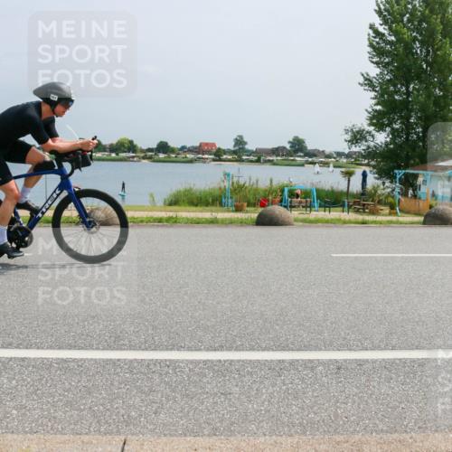 21.06.2025 - 27. Vierlanden-Triathlon H.Heesch http://msf.ph/oto/8017635 15.06.2025 11:59:38 Radfahren 661, 672, 719, 921 meine-sportfotos.de