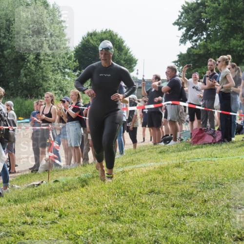 15.06.2025 - 27. Vierlanden-Triathlon KatJ http://msf.ph/oto/8017636 15.06.2025 10:17:00 Schwimmen 471, 484, 501, 551, 566, 595, 610, 633 meine-sportfotos.de