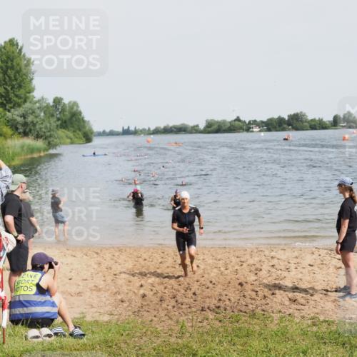 21.06.2025 - 27. Vierlanden-Triathlon MichiJ http://msf.ph/oto/8017638 15.06.2026 10:17:54 Schwimmen 522, 563, 571 meine-sportfotos.de