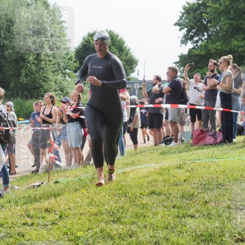 15.06.2025 - 27. Vierlanden-Triathlon KatJ http://msf.ph/oto/8017644 15.06.2025 10:17:00 Schwimmen 471, 484, 501, 551, 566, 595, 610, 633 meine-sportfotos.de