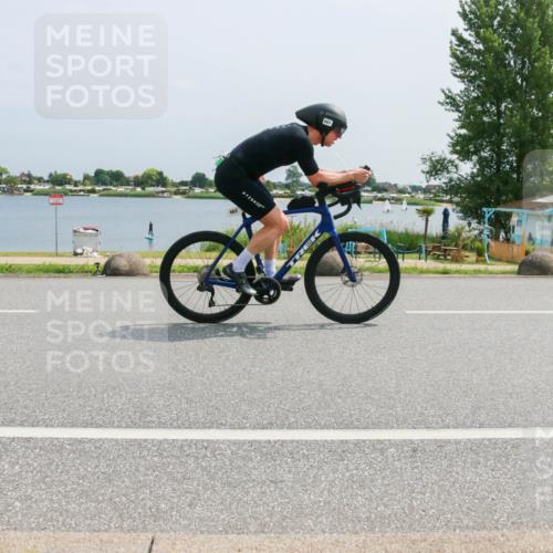 21.06.2025 - 27. Vierlanden-Triathlon H.Heesch http://msf.ph/oto/8017652 15.06.2025 11:59:38 Radfahren 661, 672, 719, 921 meine-sportfotos.de