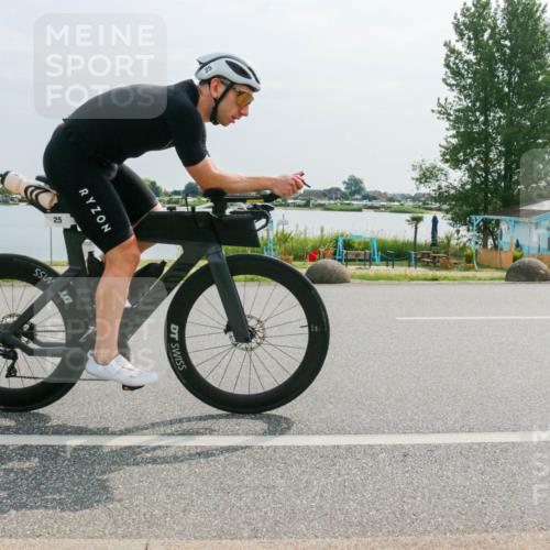 15.06.2025 - 27. Vierlanden-Triathlon H.Heesch http://msf.ph/oto/8017694 15.06.2025 10:10:41 Radfahren 25, 432 meine-sportfotos.de