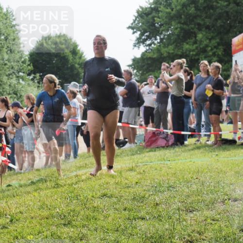 15.06.2025 - 27. Vierlanden-Triathlon KatJ http://msf.ph/oto/8017702 15.06.2025 10:17:04 Schwimmen 471, 479, 484, 551, 566, 567, 595, 602, 610 meine-sportfotos.de