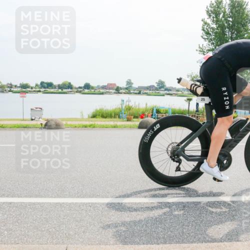 15.06.2025 - 27. Vierlanden-Triathlon H.Heesch http://msf.ph/oto/8017708 15.06.2025 10:10:41 Radfahren 25, 432 meine-sportfotos.de