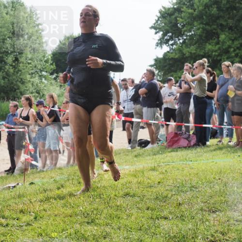 15.06.2025 - 27. Vierlanden-Triathlon KatJ http://msf.ph/oto/8017721 15.06.2025 10:17:05 Schwimmen 471, 479, 484, 510, 551, 566, 567, 595, 602, 610 meine-sportfotos.de