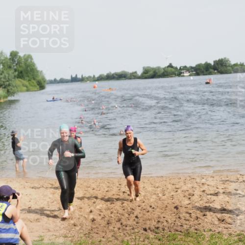 21.06.2025 - 27. Vierlanden-Triathlon MichiJ http://msf.ph/oto/8017724 15.06.2026 10:18:04 Schwimmen 515, 550, 629 meine-sportfotos.de