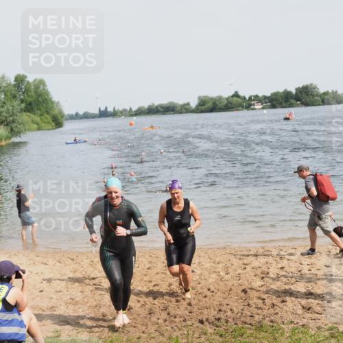 21.06.2025 - 27. Vierlanden-Triathlon MichiJ http://msf.ph/oto/8017736 15.06.2026 10:18:05 Schwimmen 515, 550, 629 meine-sportfotos.de