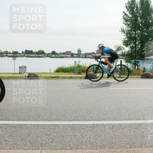 15.06.2025 - 27. Vierlanden-Triathlon H.Heesch http://msf.ph/oto/8017753 15.06.2025 09:20:28 Radfahren 75, 94, 191, 224, 229 meine-sportfotos.de