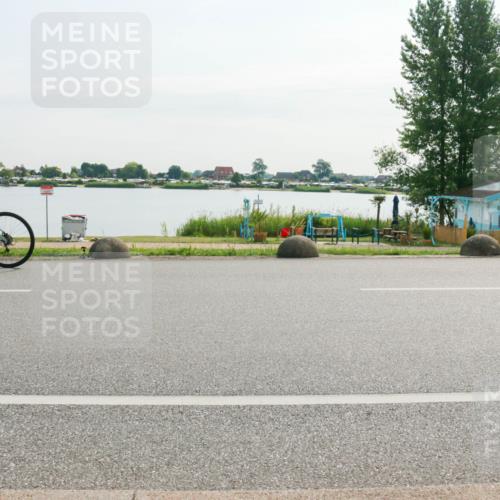 15.06.2025 - 27. Vierlanden-Triathlon H.Heesch http://msf.ph/oto/8017769 15.06.2025 09:20:29 Radfahren 75, 94, 191, 229 meine-sportfotos.de