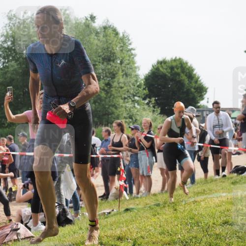 15.06.2025 - 27. Vierlanden-Triathlon KatJ http://msf.ph/oto/8017771 15.06.2025 10:17:07 Schwimmen 471, 479, 484, 510, 556, 566, 567, 602, 610 meine-sportfotos.de