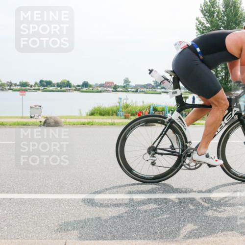 15.06.2025 - 27. Vierlanden-Triathlon H.Heesch http://msf.ph/oto/8017802 15.06.2025 10:11:10 Radfahren 188, 196, 453 meine-sportfotos.de