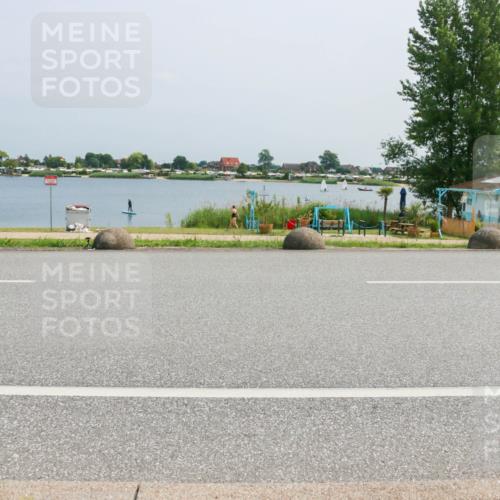 21.06.2025 - 27. Vierlanden-Triathlon H.Heesch http://msf.ph/oto/8017835 15.06.2025 11:59:43 Radfahren 757, 811, 921 meine-sportfotos.de