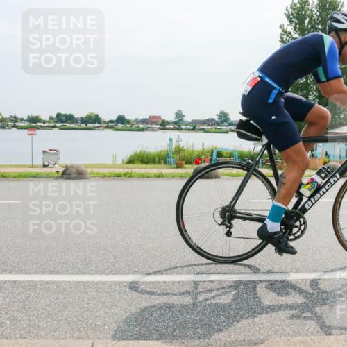 15.06.2025 - 27. Vierlanden-Triathlon H.Heesch http://msf.ph/oto/8017838 15.06.2025 10:11:28 Radfahren 63, 70 meine-sportfotos.de