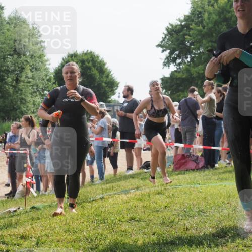 15.06.2025 - 27. Vierlanden-Triathlon KatJ http://msf.ph/oto/8017841 15.06.2025 10:17:11 Schwimmen 471, 479, 510, 556, 567, 602, 610 meine-sportfotos.de