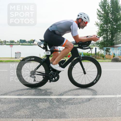 15.06.2025 - 27. Vierlanden-Triathlon H.Heesch http://msf.ph/oto/8017843 15.06.2025 09:21:06 Radfahren 145 meine-sportfotos.de