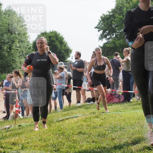 15.06.2025 - 27. Vierlanden-Triathlon KatJ http://msf.ph/oto/8017847 15.06.2025 10:17:12 Schwimmen 471, 479, 510, 556, 567, 575, 602, 610 meine-sportfotos.de