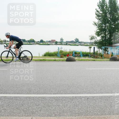 15.06.2025 - 27. Vierlanden-Triathlon H.Heesch http://msf.ph/oto/8017848 15.06.2025 09:21:10 Radfahren 102, 145, 237 meine-sportfotos.de