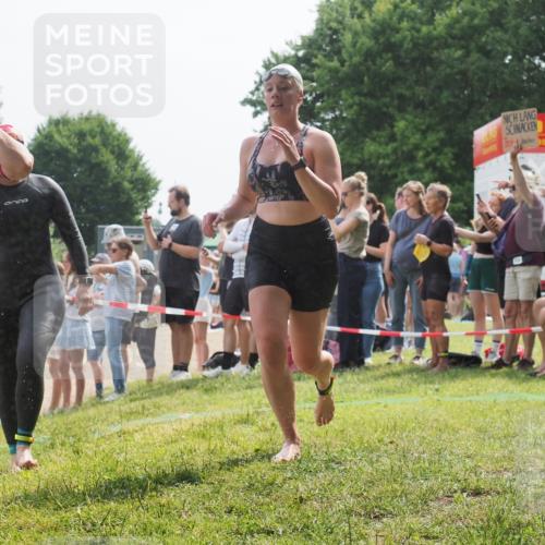 15.06.2025 - 27. Vierlanden-Triathlon KatJ http://msf.ph/oto/8017854 15.06.2025 10:17:13 Schwimmen 471, 479, 510, 556, 567, 575, 602, 610 meine-sportfotos.de