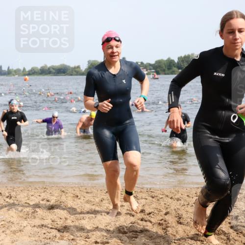 15.06.2025 - 27. Vierlanden-Triathlon Lena Gebhardt http://msf.ph/oto/8017864 15.06.2025 10:16:22 Schwimmen 477, 487, 489, 491, 494, 499, 523, 526, 549, 574, 611, 614, 634 meine-sportfotos.de