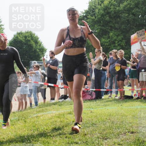 15.06.2025 - 27. Vierlanden-Triathlon KatJ http://msf.ph/oto/8017865 15.06.2025 10:17:13 Schwimmen 471, 479, 510, 556, 567, 575, 602, 610 meine-sportfotos.de