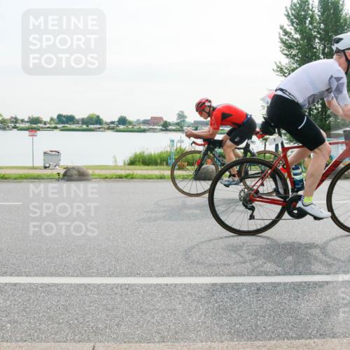 15.06.2025 - 27. Vierlanden-Triathlon H.Heesch http://msf.ph/oto/8017872 15.06.2025 09:21:25 Radfahren 2, 7, 35, 147, 165 meine-sportfotos.de