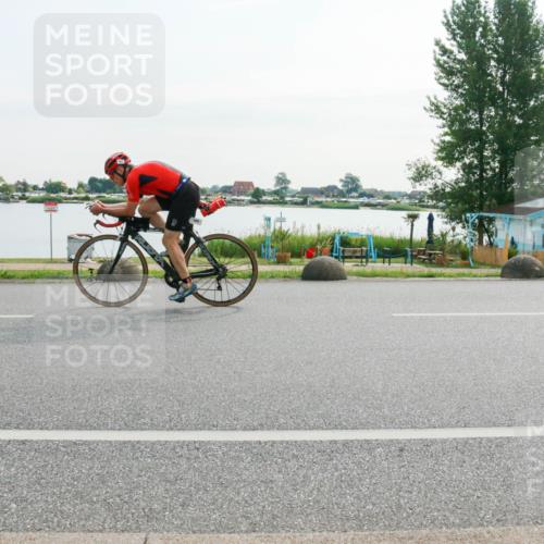 15.06.2025 - 27. Vierlanden-Triathlon H.Heesch http://msf.ph/oto/8017875 15.06.2025 09:21:25 Radfahren 2, 7, 35, 147, 165 meine-sportfotos.de