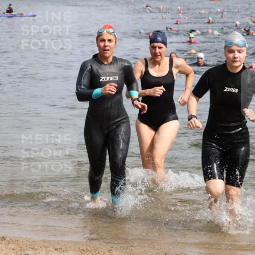 15.06.2025 - 27. Vierlanden-Triathlon Lena Gebhardt http://msf.ph/oto/8017882 15.06.2025 10:16:24 Schwimmen 477, 487, 489, 491, 494, 499, 523, 526, 549, 574, 611, 614, 634 meine-sportfotos.de