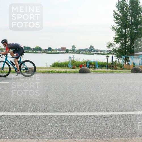 15.06.2025 - 27. Vierlanden-Triathlon H.Heesch http://msf.ph/oto/8017887 15.06.2025 09:21:27 Radfahren 2, 7, 35, 147, 165 meine-sportfotos.de