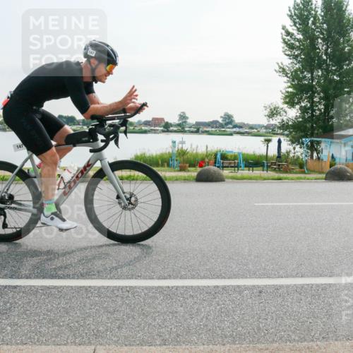 15.06.2025 - 27. Vierlanden-Triathlon H.Heesch http://msf.ph/oto/8017891 15.06.2025 09:21:27 Radfahren 2, 7, 35, 147, 165 meine-sportfotos.de