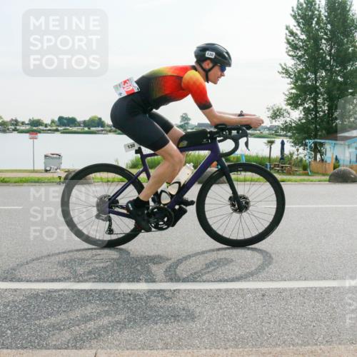 15.06.2025 - 27. Vierlanden-Triathlon H.Heesch http://msf.ph/oto/8017897 15.06.2025 09:21:37 Radfahren 130 meine-sportfotos.de