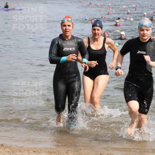 15.06.2025 - 27. Vierlanden-Triathlon Lena Gebhardt http://msf.ph/oto/8017899 15.06.2025 10:16:24 Schwimmen 477, 487, 489, 491, 494, 499, 523, 526, 549, 574, 611, 614, 634 meine-sportfotos.de