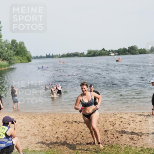 21.06.2025 - 27. Vierlanden-Triathlon MichiJ http://msf.ph/oto/8017908 15.06.2026 10:18:17 Schwimmen 535, 568, 586 meine-sportfotos.de