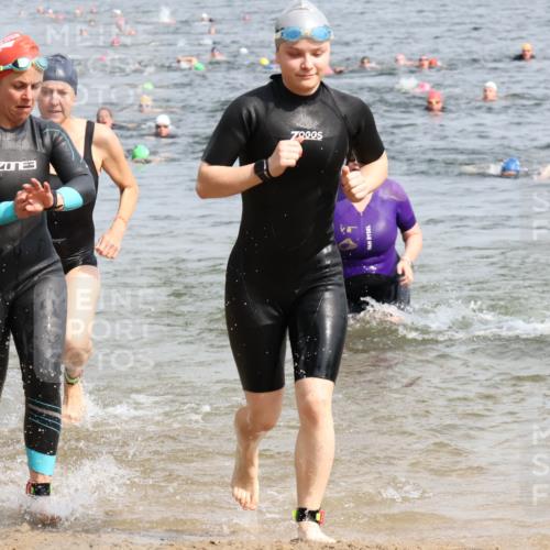 15.06.2025 - 27. Vierlanden-Triathlon Lena Gebhardt http://msf.ph/oto/8017915 15.06.2025 10:16:24 Schwimmen 477, 487, 489, 491, 494, 499, 523, 526, 549, 574, 611, 614, 634 meine-sportfotos.de