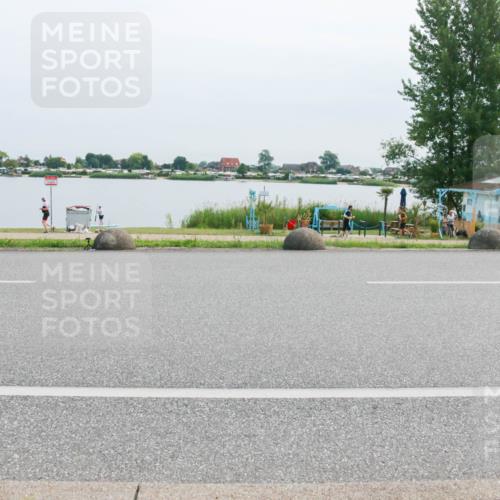 15.06.2025 - 27. Vierlanden-Triathlon H.Heesch http://msf.ph/oto/8017926 15.06.2025 11:14:14 Radfahren 248, 503, 763, 781 meine-sportfotos.de