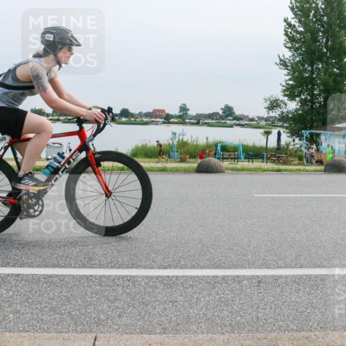 15.06.2025 - 27. Vierlanden-Triathlon H.Heesch http://msf.ph/oto/8017975 15.06.2025 11:14:18 Radfahren 248, 503, 781 meine-sportfotos.de
