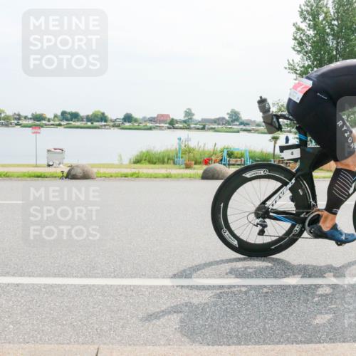 15.06.2025 - 27. Vierlanden-Triathlon H.Heesch http://msf.ph/oto/8018003 15.06.2025 10:13:48 Radfahren 4 meine-sportfotos.de