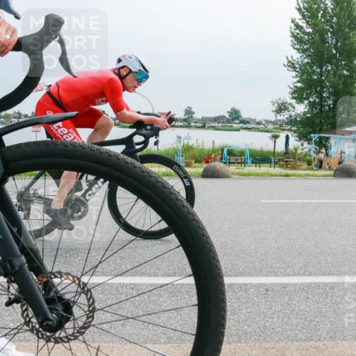 15.06.2025 - 27. Vierlanden-Triathlon H.Heesch http://msf.ph/oto/8018007 15.06.2025 11:14:25 Radfahren 160, 380 meine-sportfotos.de