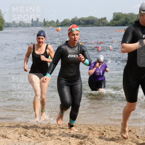 15.06.2025 - 27. Vierlanden-Triathlon Lena Gebhardt http://msf.ph/oto/8018012 15.06.2025 10:16:26 Schwimmen 477, 487, 491, 494, 499, 523, 526, 549, 574, 611, 614, 634 meine-sportfotos.de