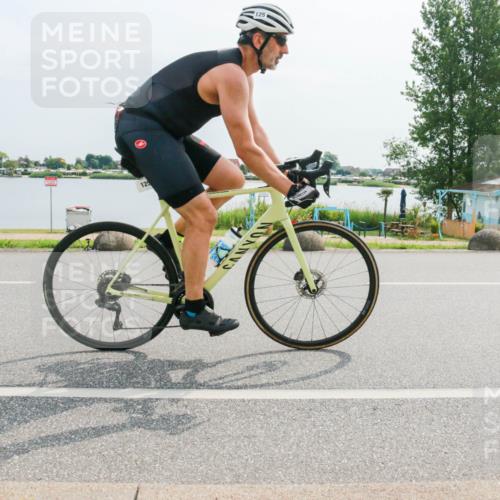 15.06.2025 - 27. Vierlanden-Triathlon H.Heesch http://msf.ph/oto/8018018 15.06.2025 10:14:15 Radfahren 125, 452, 456 meine-sportfotos.de