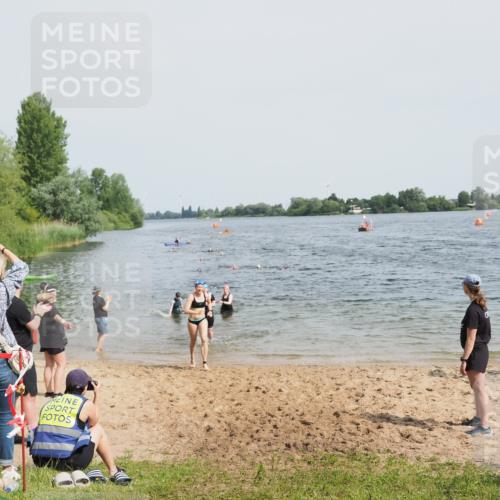 21.06.2025 - 27. Vierlanden-Triathlon MichiJ http://msf.ph/oto/8018019 15.06.2026 10:18:22 Schwimmen 495, 535, 568, 586 meine-sportfotos.de